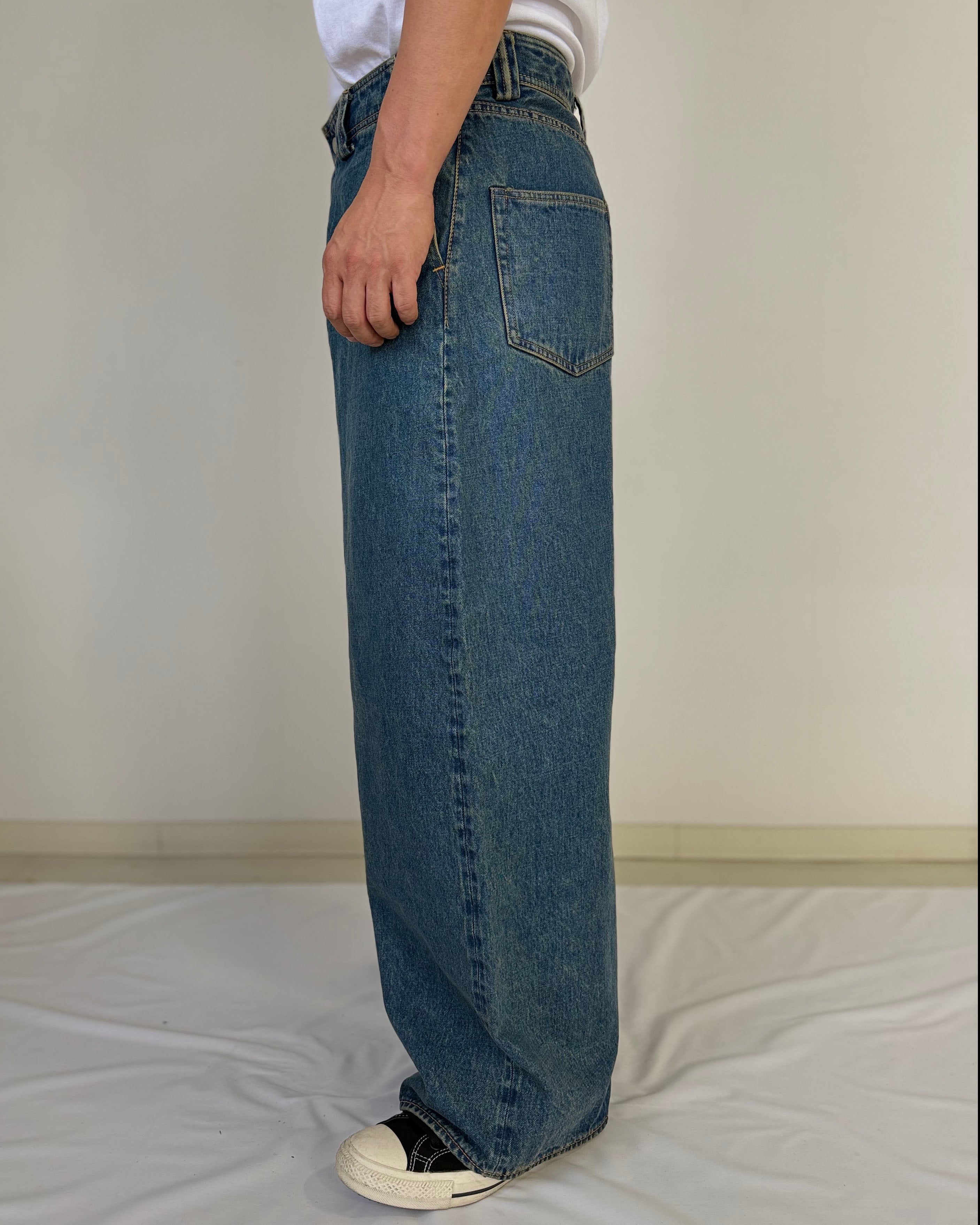 Japanese Selvedge Curved-Leg Jeans - Washed Blue