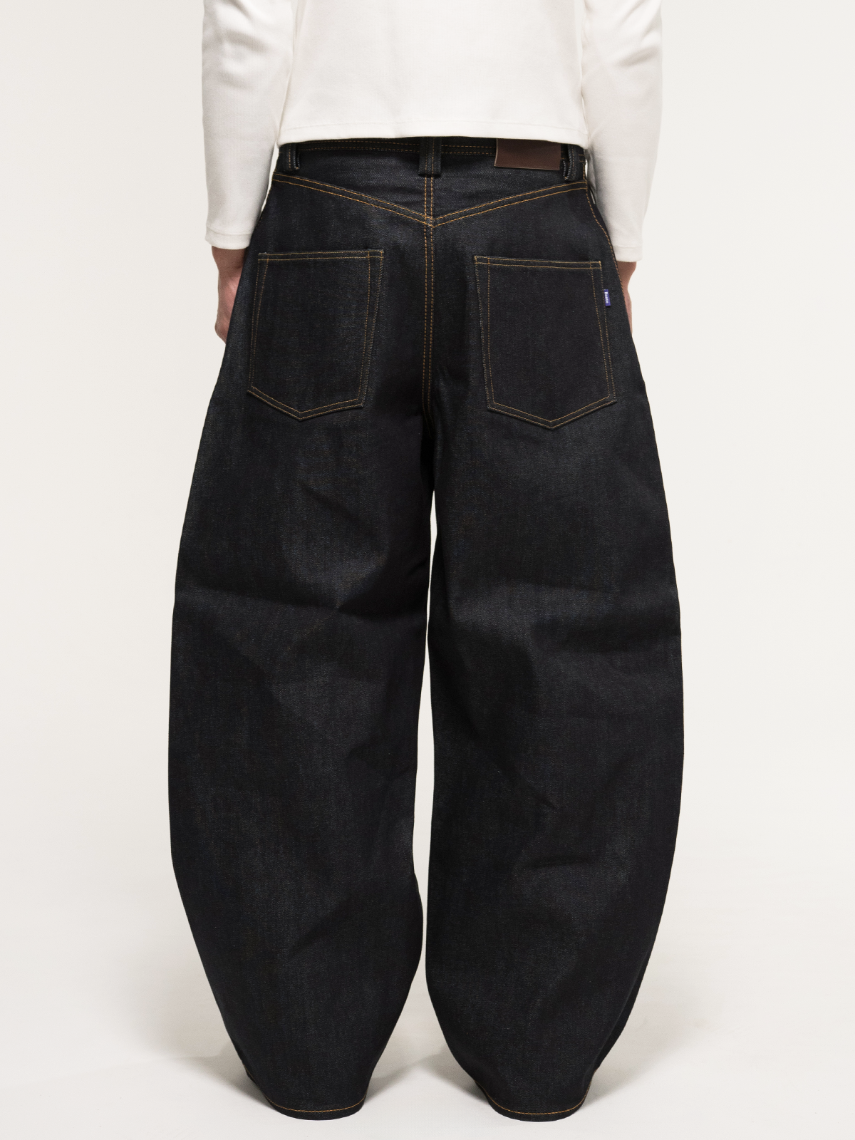 Japanese Selvedge Curved-Leg Jeans - Indigo
