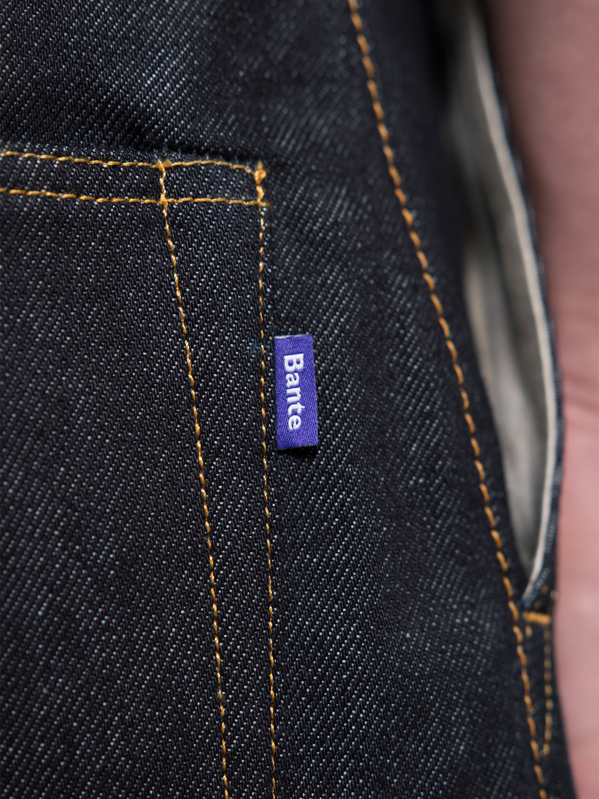 Japanese Selvedge Curved-Leg Jeans - Indigo