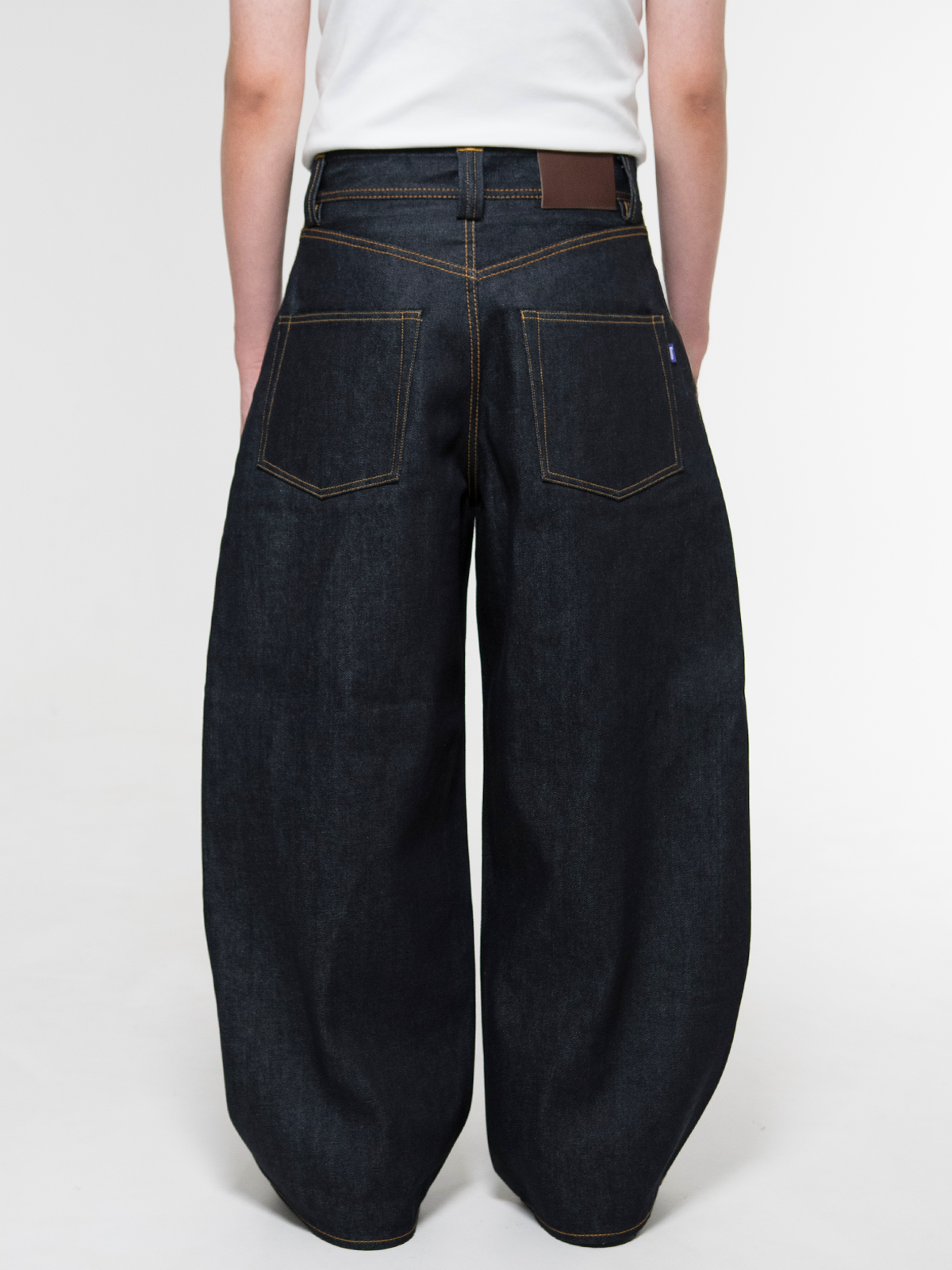 Japanese Selvedge Curved-Leg Jeans - Indigo