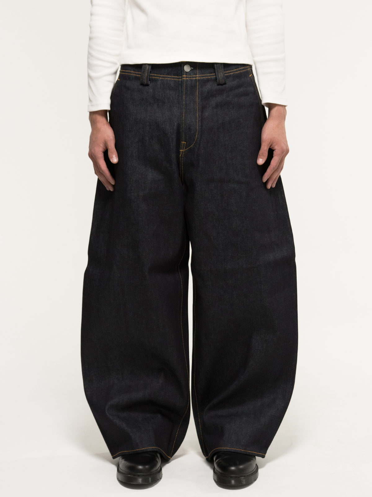 Japanese Selvedge Curved-Leg Jeans - Indigo
