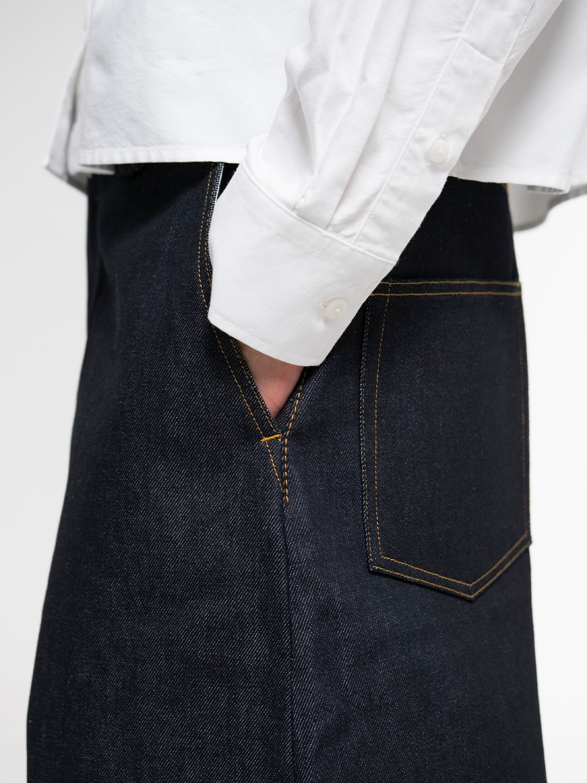 Japanese Selvedge Curved-Leg Jeans - Indigo