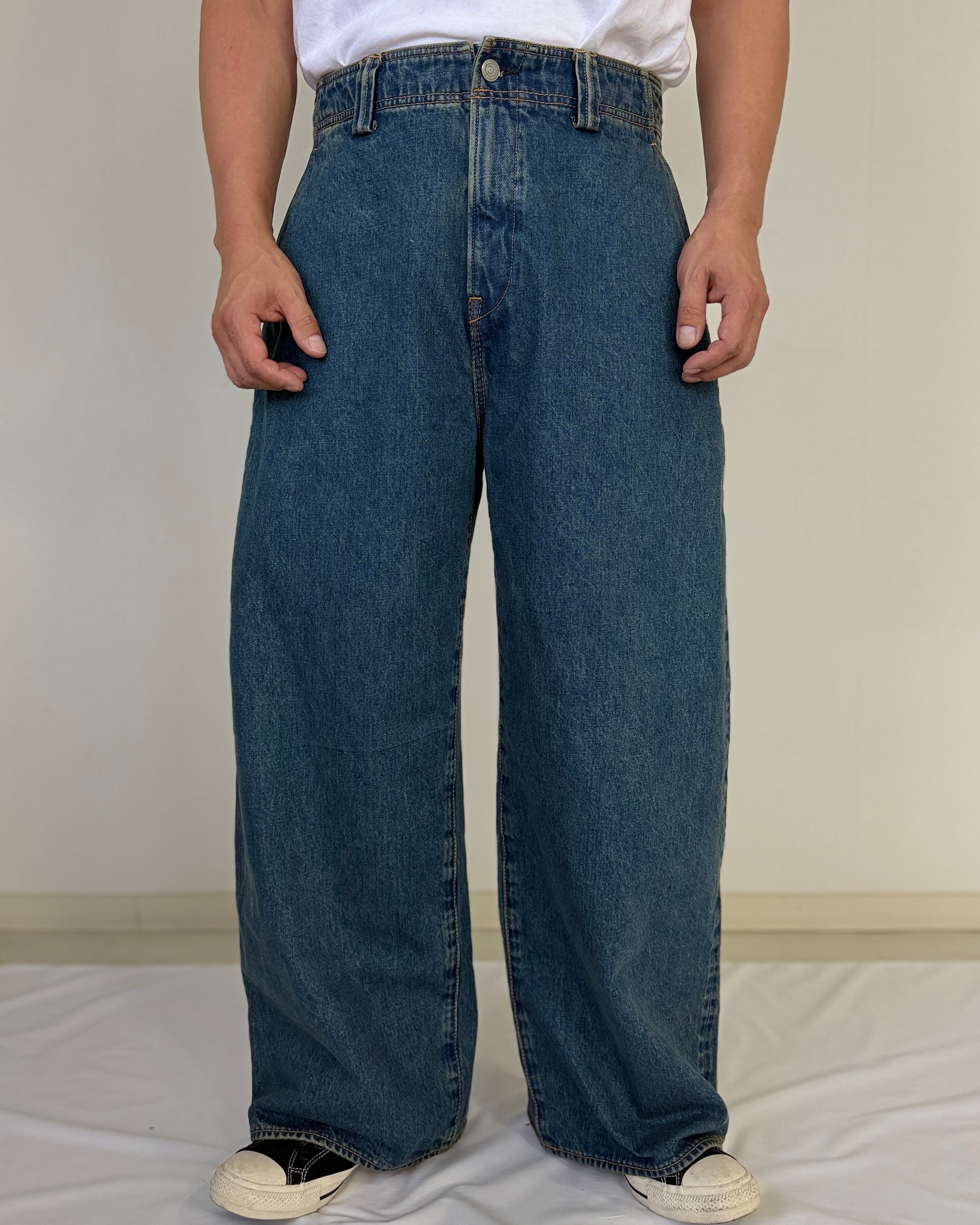 Japanese Selvedge Curved-Leg Jeans - Washed Blue