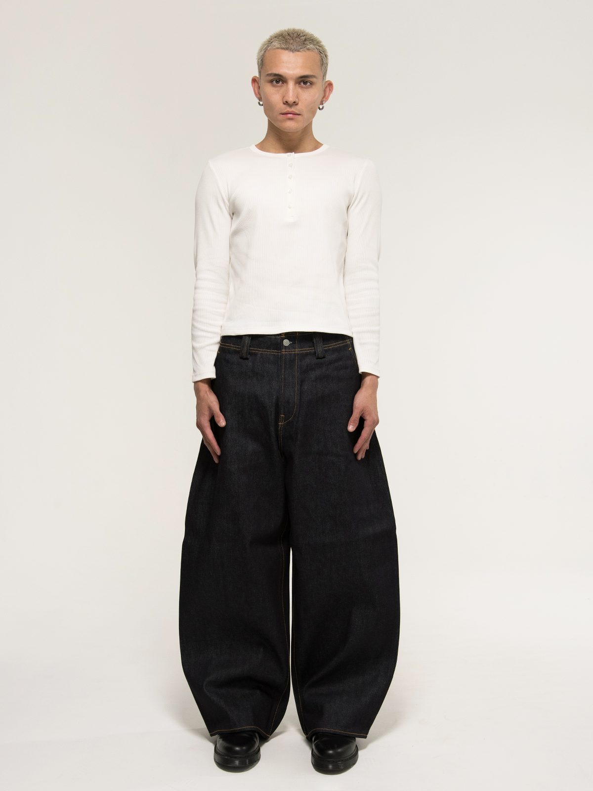 Japanese Selvedge Curved-Leg Jeans - Indigo