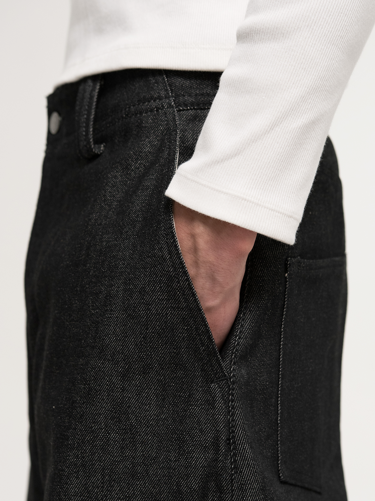 Japanese Selvedge Curved-Leg Jeans - black | New Drop: 9/27 20:00 JST