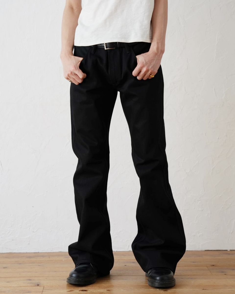 Japanese Bell Bottom Jeans – Black/Black
