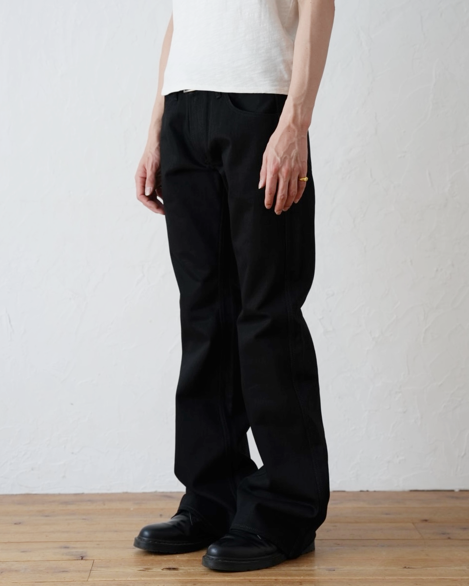 Japanese Bell Bottom Jeans – Black/Black | NewDrop - April 25, 9:00 PM (JST)