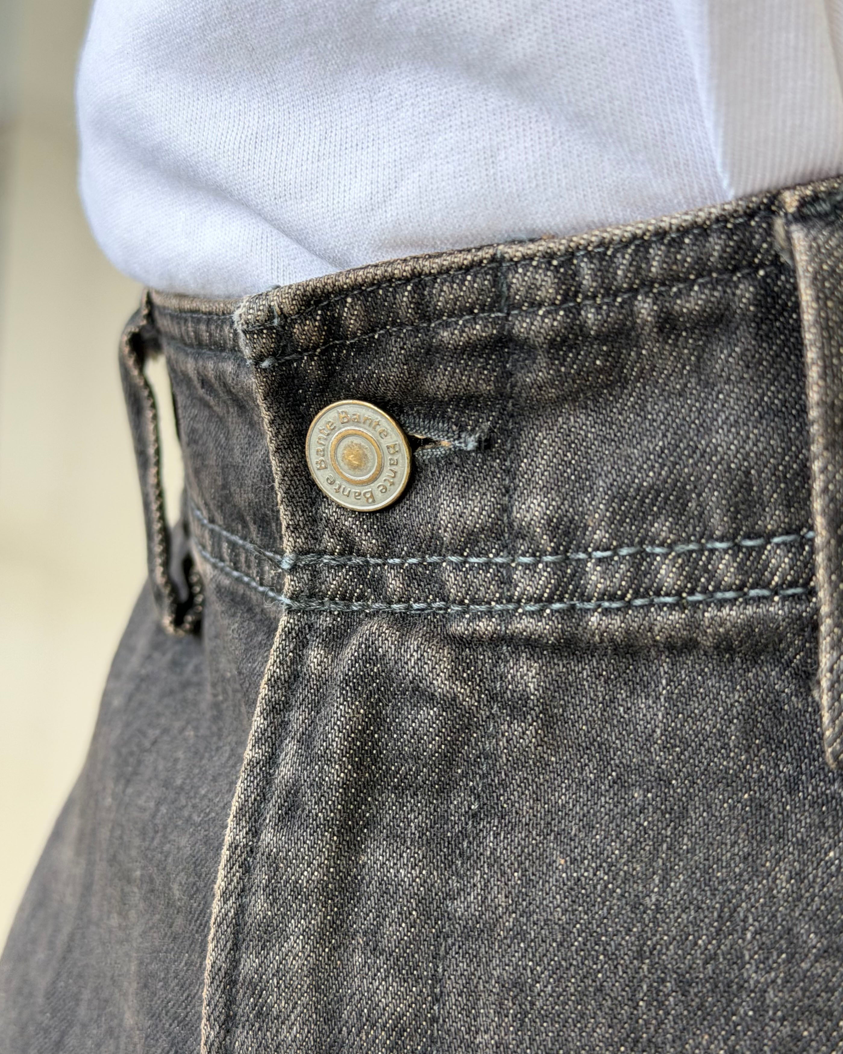 Japanese Selvedge Curved-Leg Jeans - Washed Black