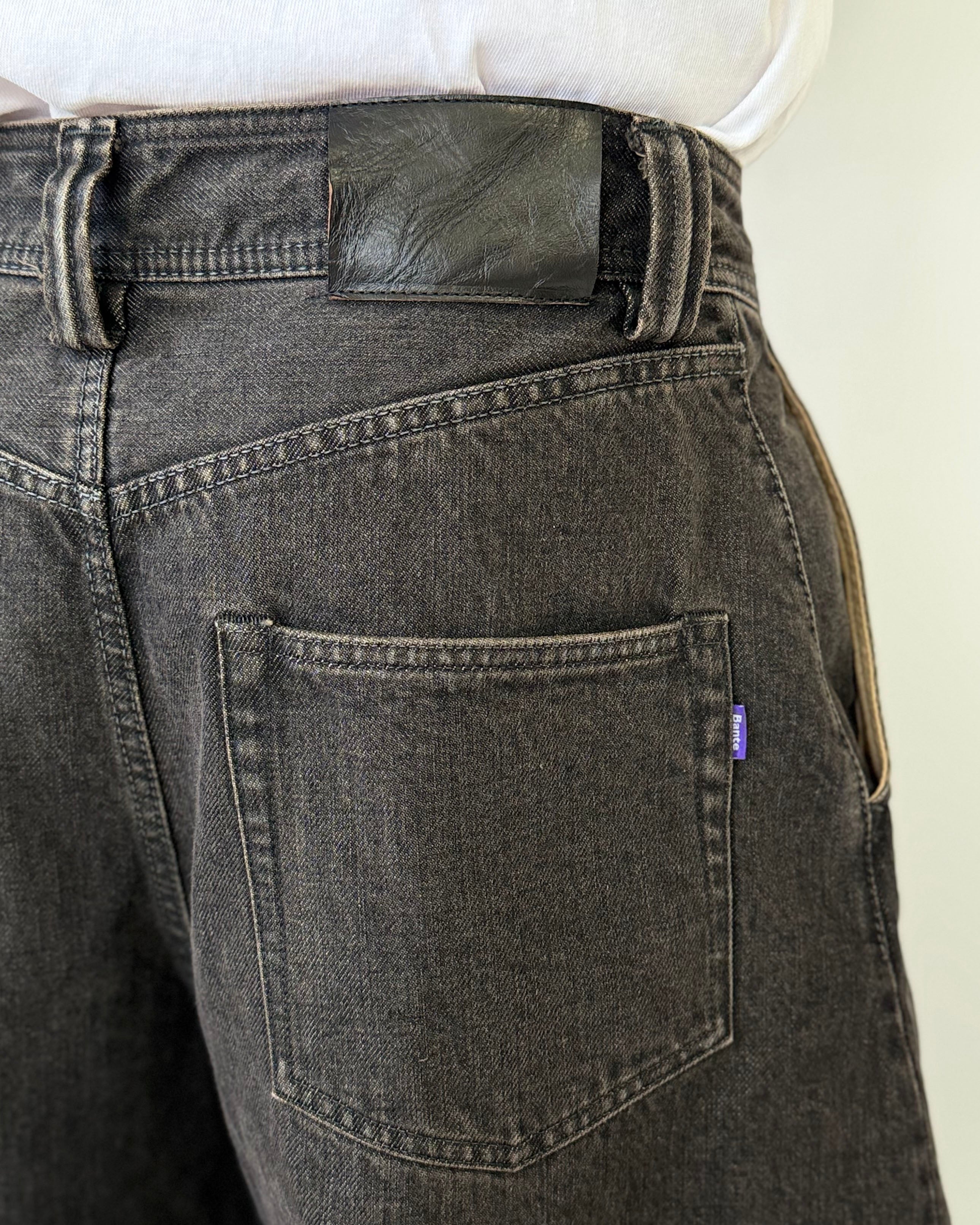 Japanese Selvedge Curved-Leg Jeans - Washed Black
