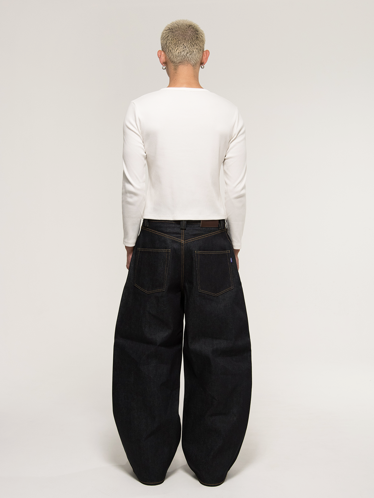 Japanese Selvedge Curved-Leg Jeans - Indigo