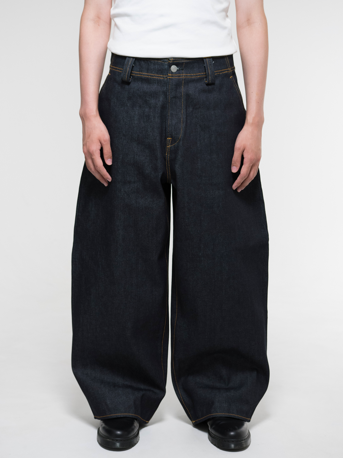 Japanese Selvedge Curved-Leg Jeans - Indigo