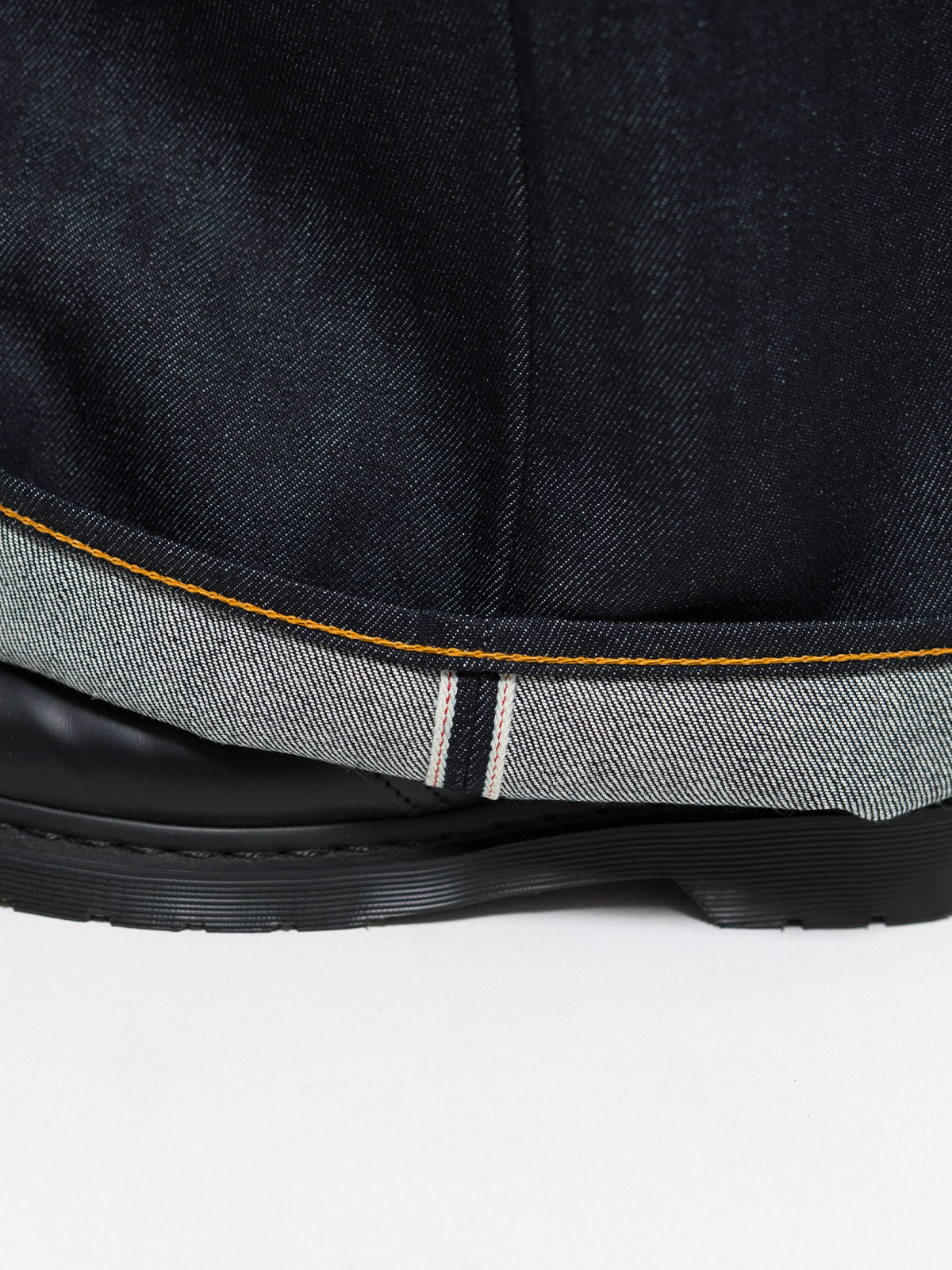 Japanese Selvedge Curved-Leg Jeans - Indigo